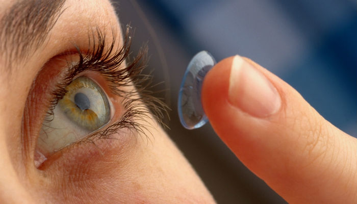 استفاده نامناسب از لنزهای تماسی باعث آسیب های جدی به چشم می شود