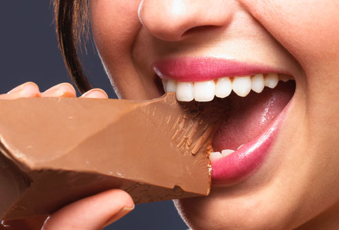 رابطه شکلات و آکنه صحت دارد؟