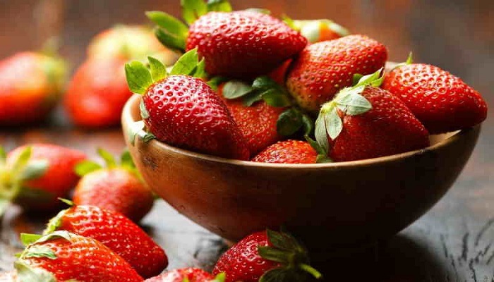 مراقب انگل توت فرنگی و سبزیجات باشید!