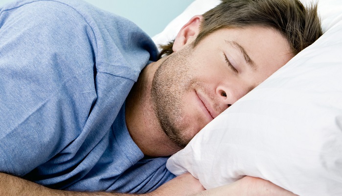 کافی بخوابید تا کمتر بیمار شوید