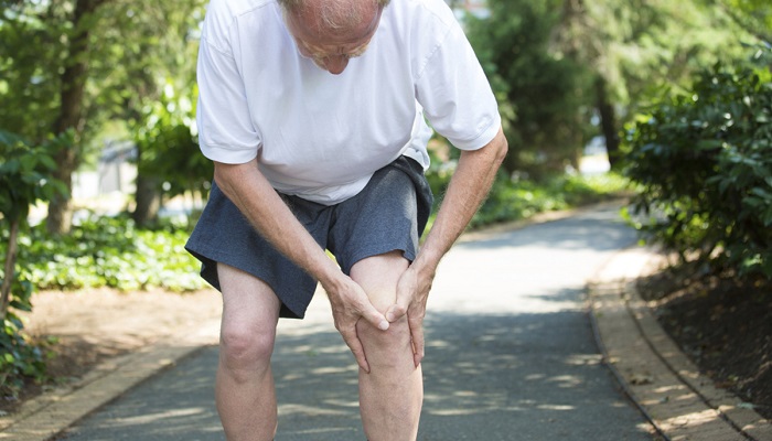 7 علت شایع درد پا در سالمندان