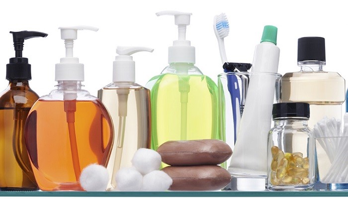محصولات آرایشی بهداشتی عامل بلوغ زودرس در دختران محصولات آرایشی بهداشتی عامل بلوغ زودرس در دختران