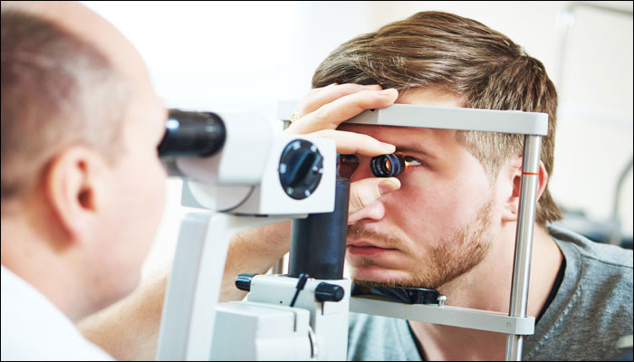 آنچه باید درباره اصلاح عیوب انکساری چشم از راه عمل جراحی بدانید