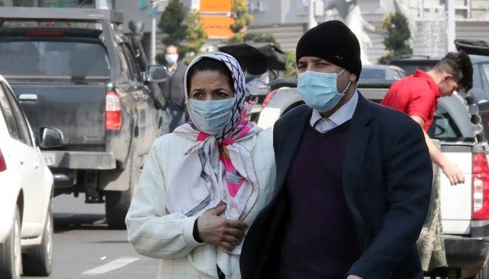 چند اشتباه رایج موقع ماسک زدن چند اشتباه رایج موقع ماسک زدن