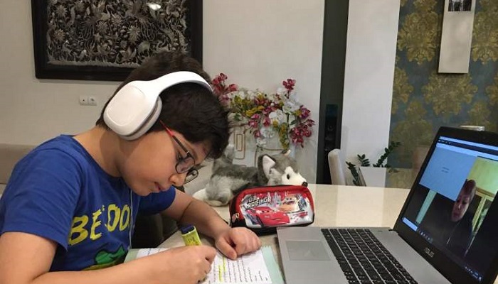 ناراحتی های اسکلتی در کمین کودکان در سایه آموزش مجازی ناراحتی های اسکلتی در کمین کودکان در سایه آموزش مجازی
