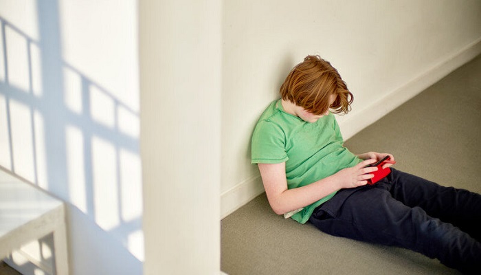 افسردگی نوجوانان در اثر زیاد نشستن