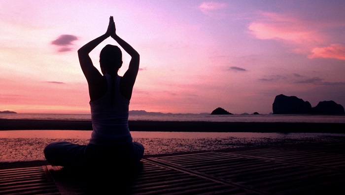 10 حرکت یوگا برای افزایش پویایی بدن - راهنمای تصویری