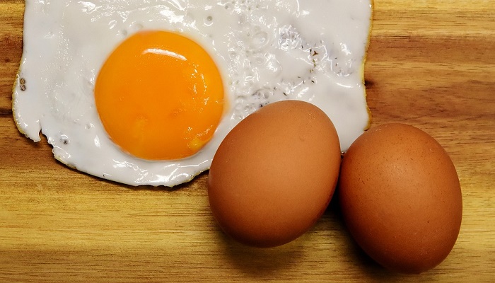 تخم مرغ آب پز بهتر است یا نیمرو؟