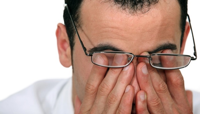 خشکی چشم ناشی از بیماری های تیروییدی خشکی چشم ناشی از بیماری های تیروییدی