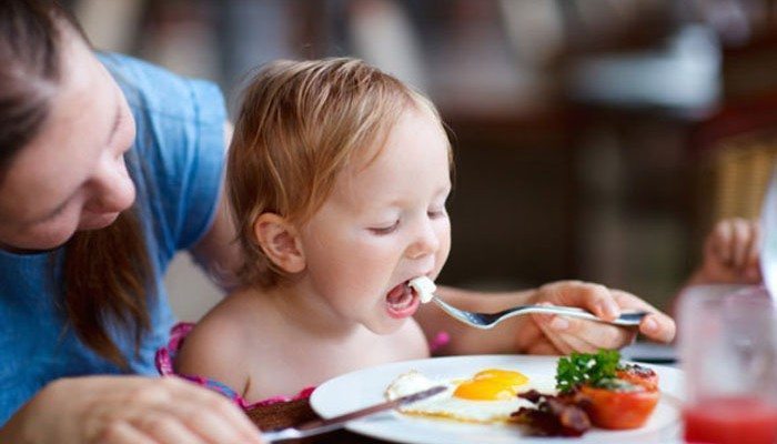 افزایش قد کودک با مصرف روزانه یک تخم مرغ