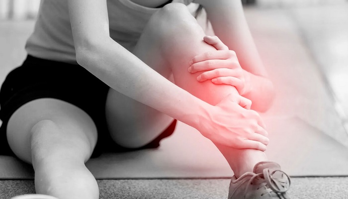 چگونه گرفتگی ساق پا را درمان کنیم؟