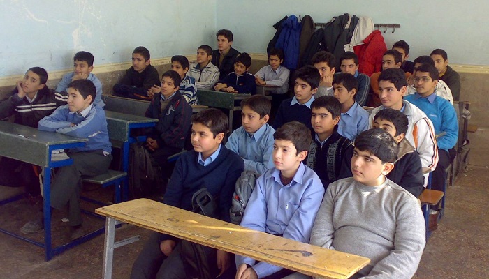 مناسب نبودن نیمکت های مدارس عامل بروز بیماری های اسکلتی در دانش آموزان مناسب نبودن نیمکت های مدارس عامل بروز بیماری های اسکلتی در دانش آموزان