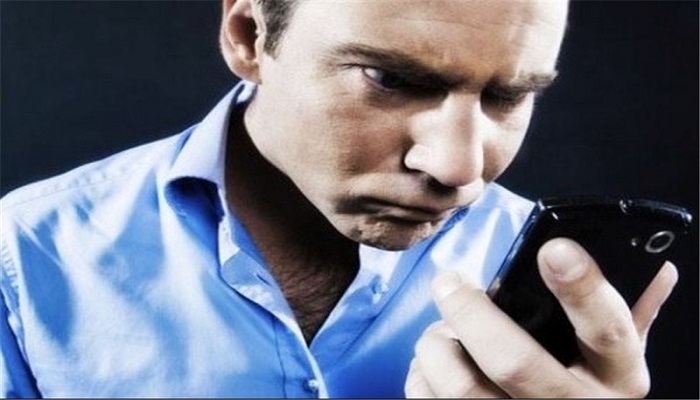 افسردگی، عاقبت رفاقت با گوشی هوشمند افسردگی، عاقبت رفاقت با گوشی هوشمند