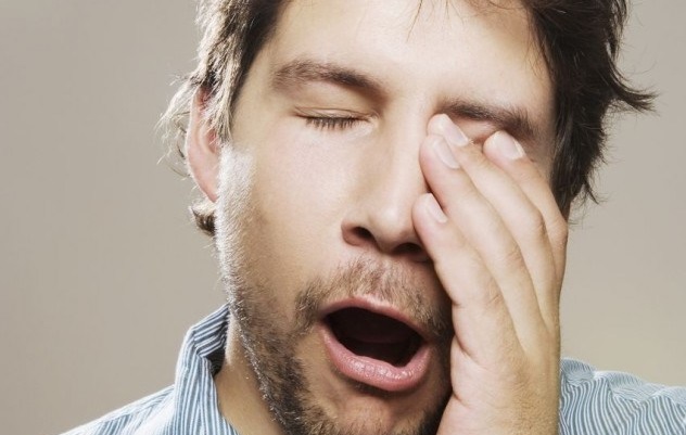 چرا خمیازه میکشیم؟ چرا خمیازه میکشیم؟