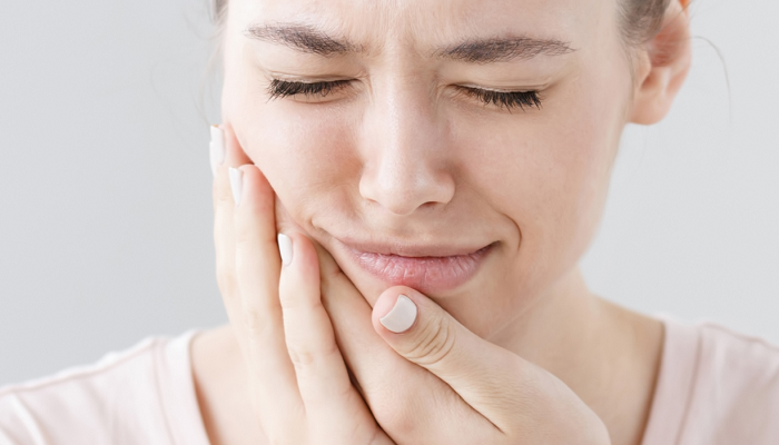 بیماری های دهان و دندان در زنان از بلوغ تا یائسگی