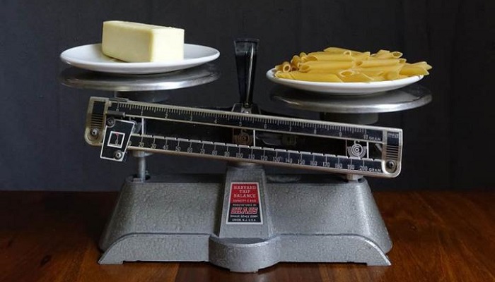 کدام رژیم غذایی برای کاهش وزن بهتر است؟ کم چرب یا کم کربوهیدرات؟