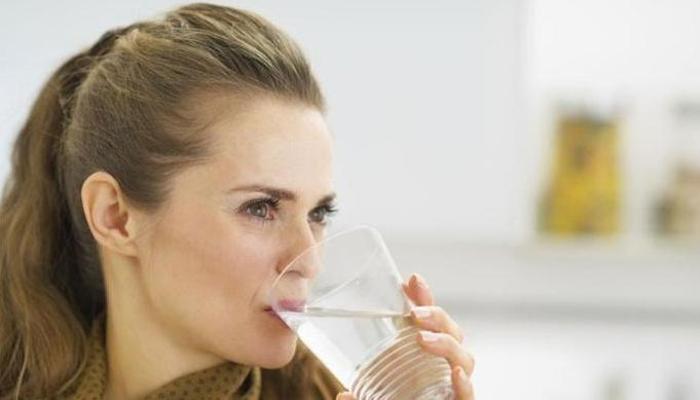 علائم کم آب شدن بدن علائم کم آب شدن بدن